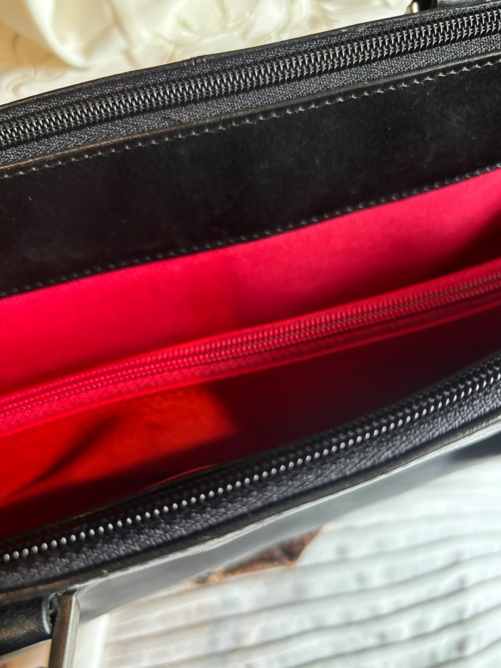 HOBO vintage Black Leather zip top shoulder bag in excellent condition - Picture 7 of 8